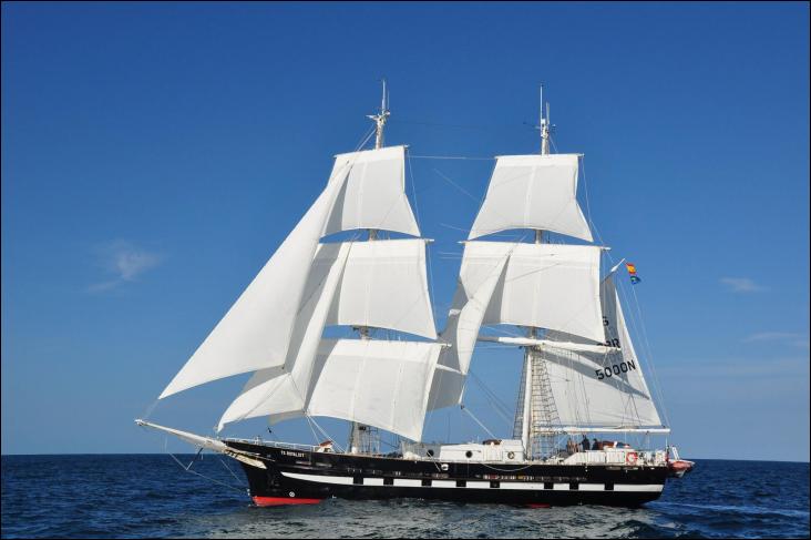 Le TS Royalist était un brick à coque acier