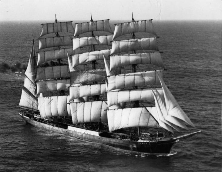 Le Pamir est quatre-mâts barque lancé en 1905