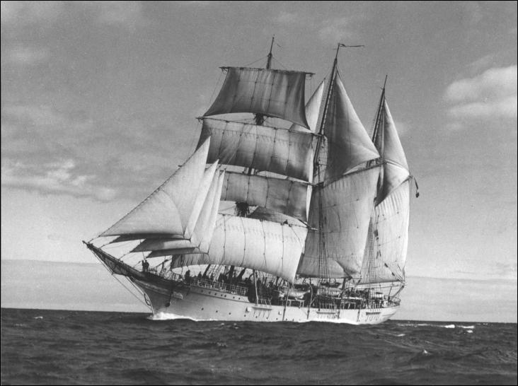 Le Mercator est un trois-mâts gréé en barquentine