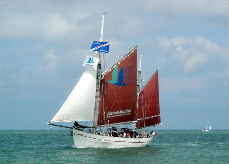 Le Notre Dame des Flots est un ketch en bois