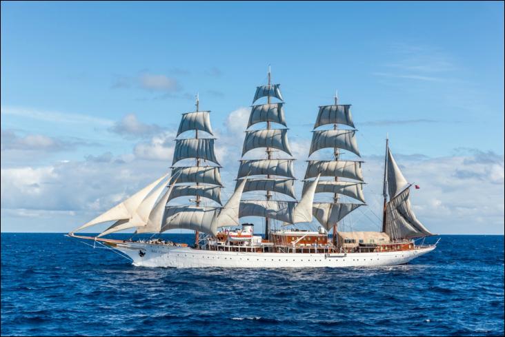 Le Sea Cloud est un quatre-mâts barque à coque d'acier