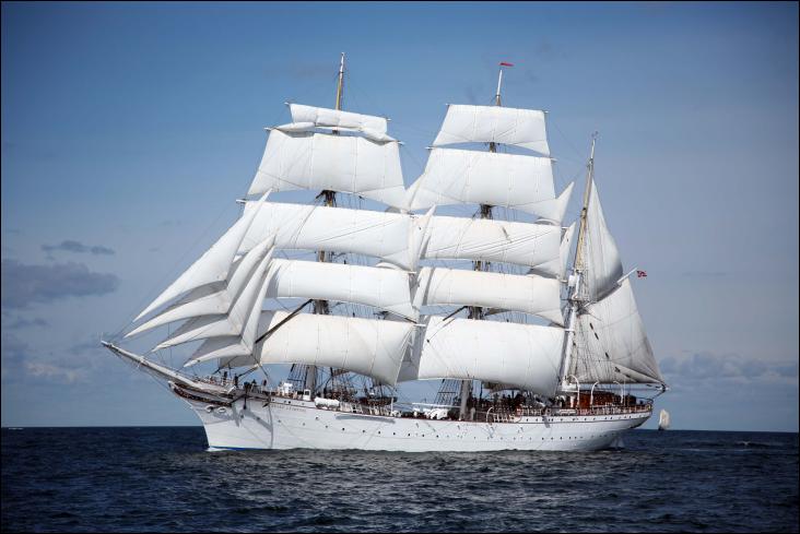 Le Staatsraad Lehmkuhl est un trois-mâts barque norvégien