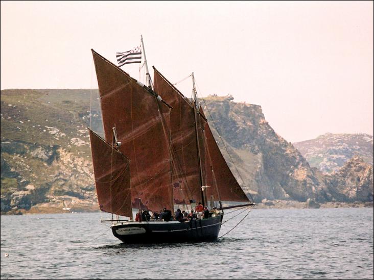 La Belle Angèle, lougre de 1992, lougre chasse-marée de 1870.