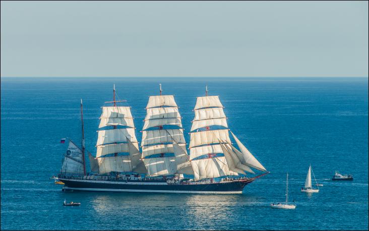 Le Sedov est un quatre-mâts barque Classe A